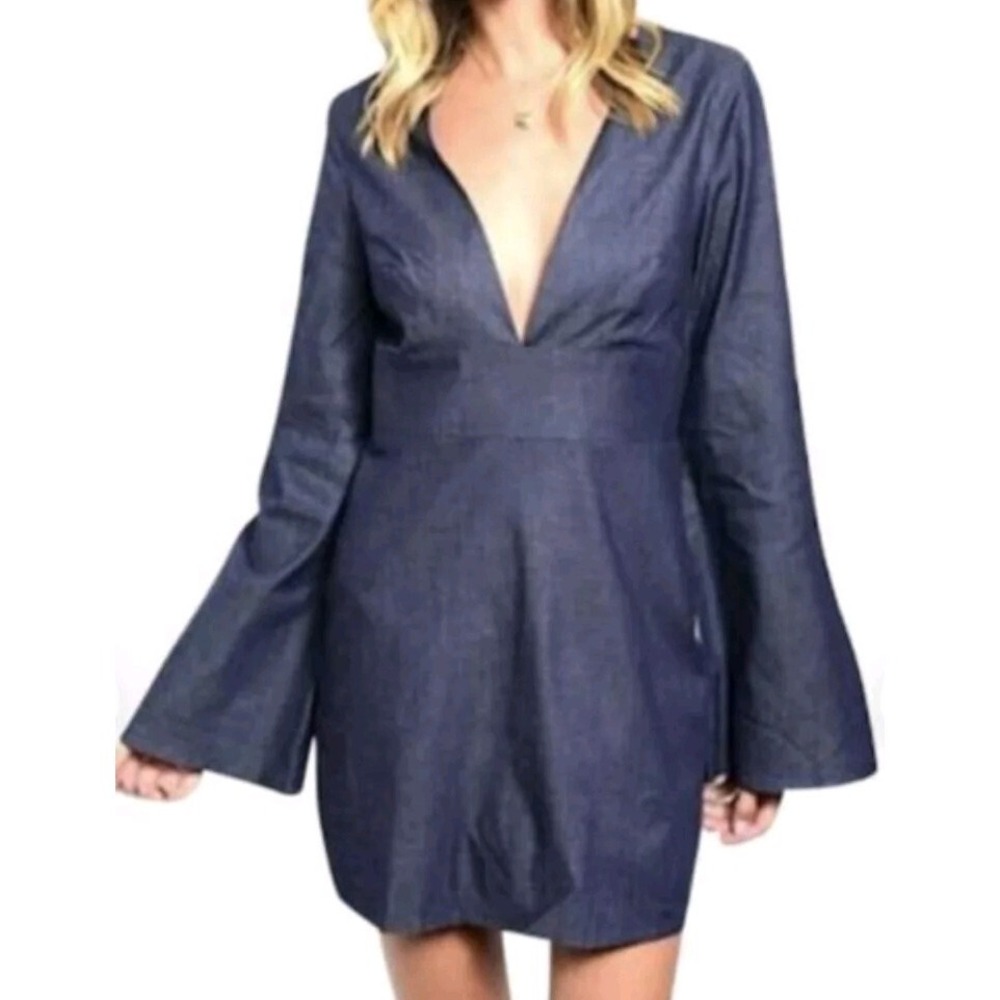 Honey Punch Women's Dress  M Blue  V-neck New With Tags